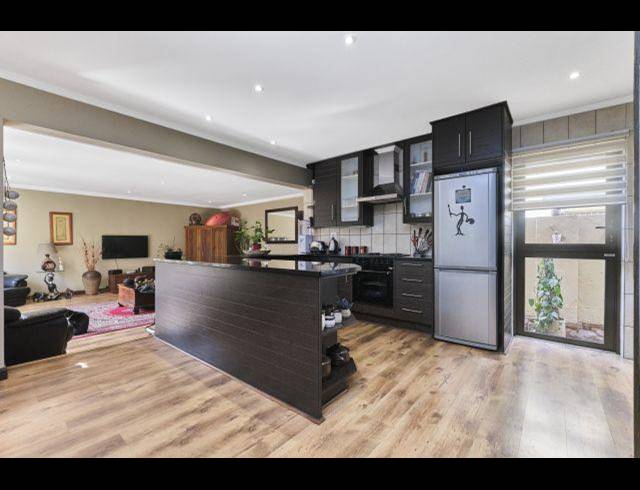 3 BEDROOM HOUSE FOR SALE IN BARBEQUE DOWNS